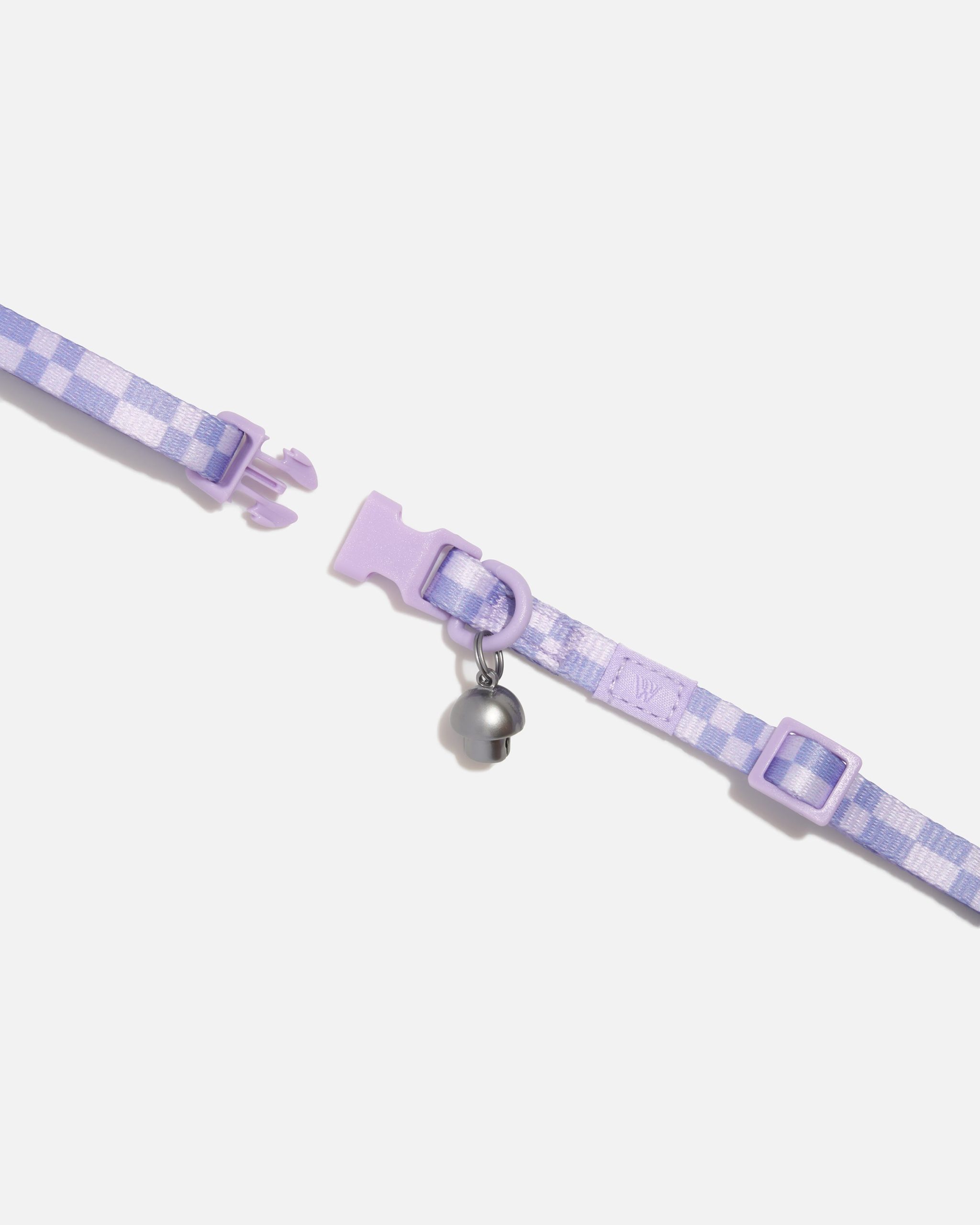 WO_VM_Cat_Collar_Lilac_S-M_PDP_02_4x5_Web.jpg