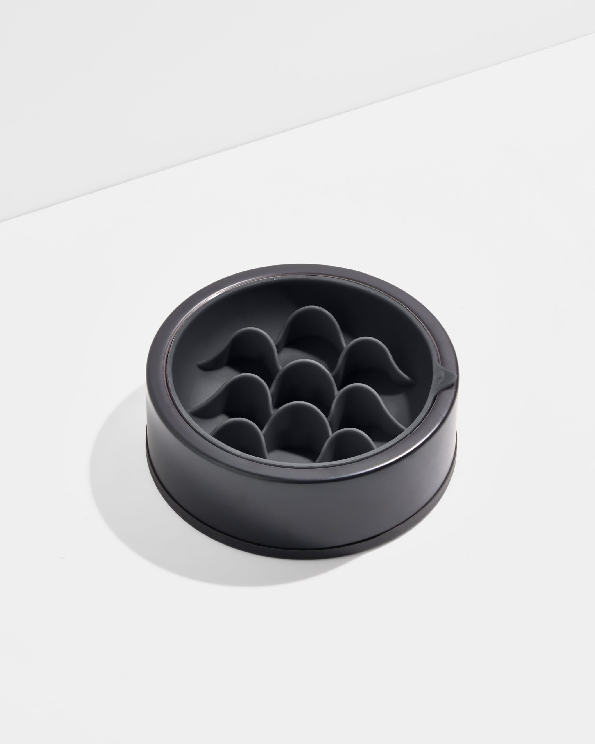 WO_VM_SlowFeeder_Black_PDP_04_4x5_Web.jpg